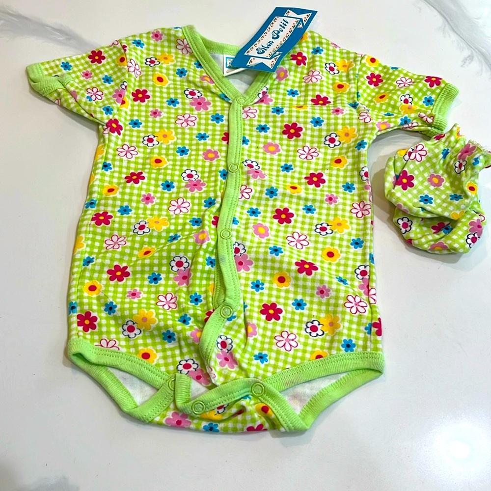 Floral onesie w/hand mittens